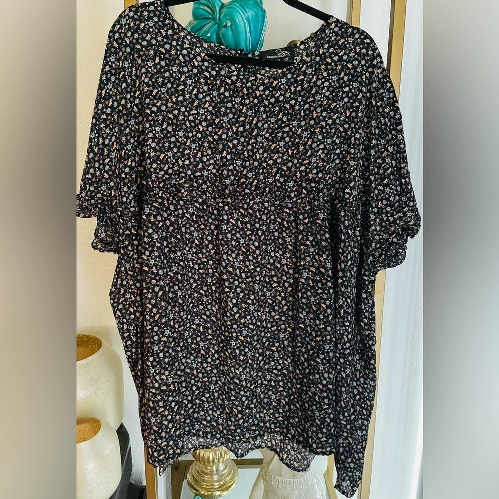 Suzanne Betro Black Floral Short Sleeve Tunic